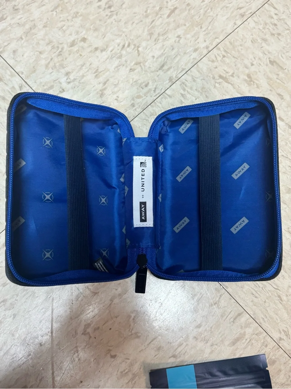 Away mini navy Hard Shell
